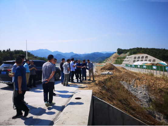 公司开展郑西高速公路尧山至栾川至双龙段设计回访