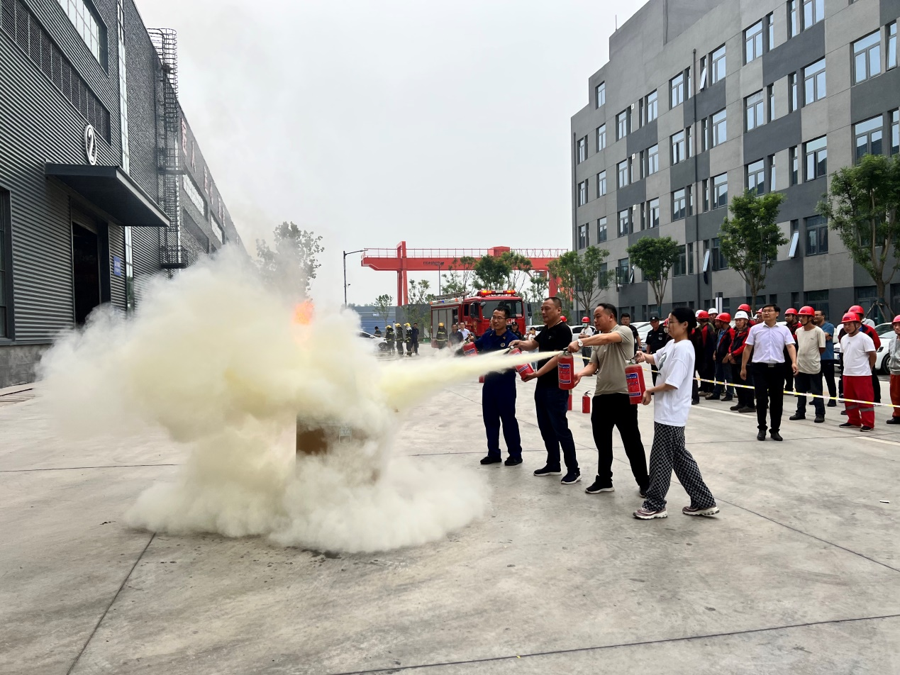 河南中鼎智建科技有限公司举行夏季消防知识讲座及消防应急演练活动